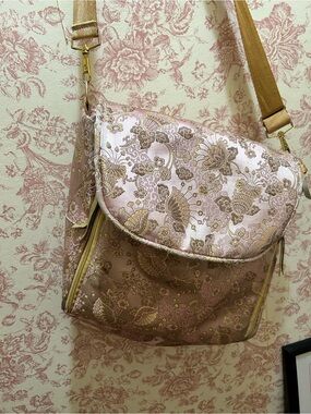 Y2K Classic Floral Jacquard Crossbody Bag in Light Pink and Gold